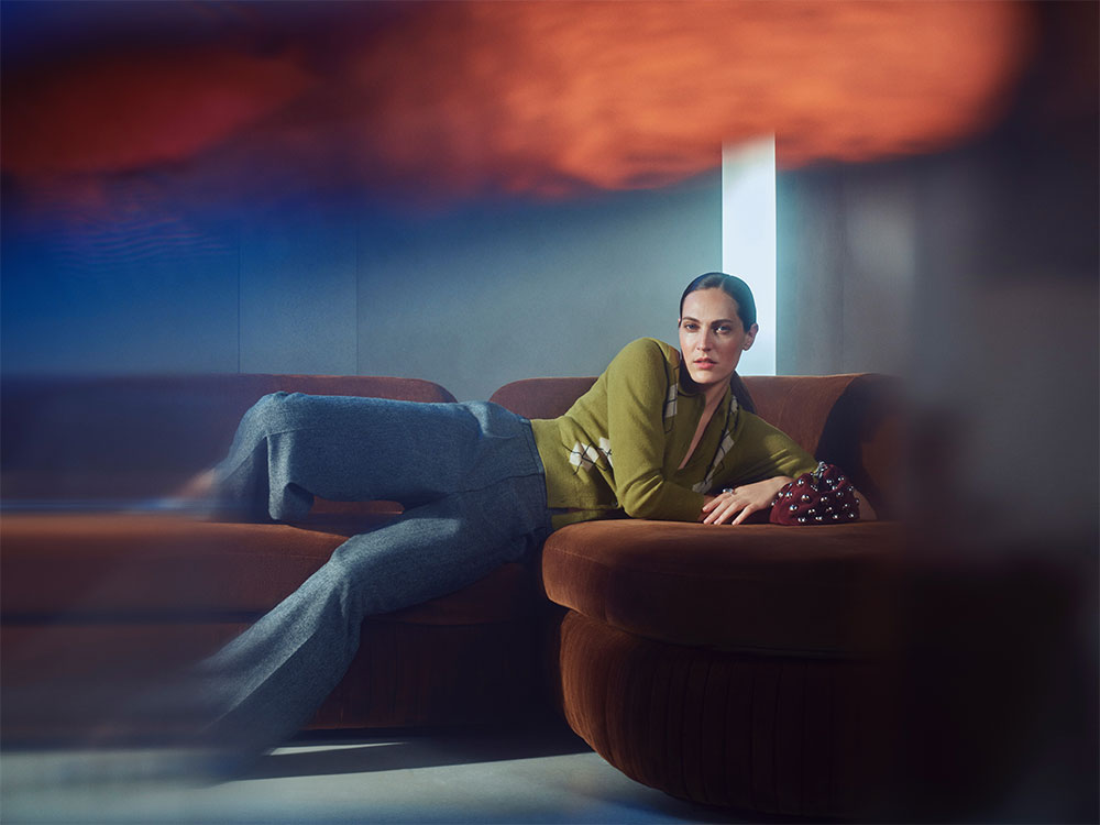 Woman lying on sofa - Autumn Wrapper