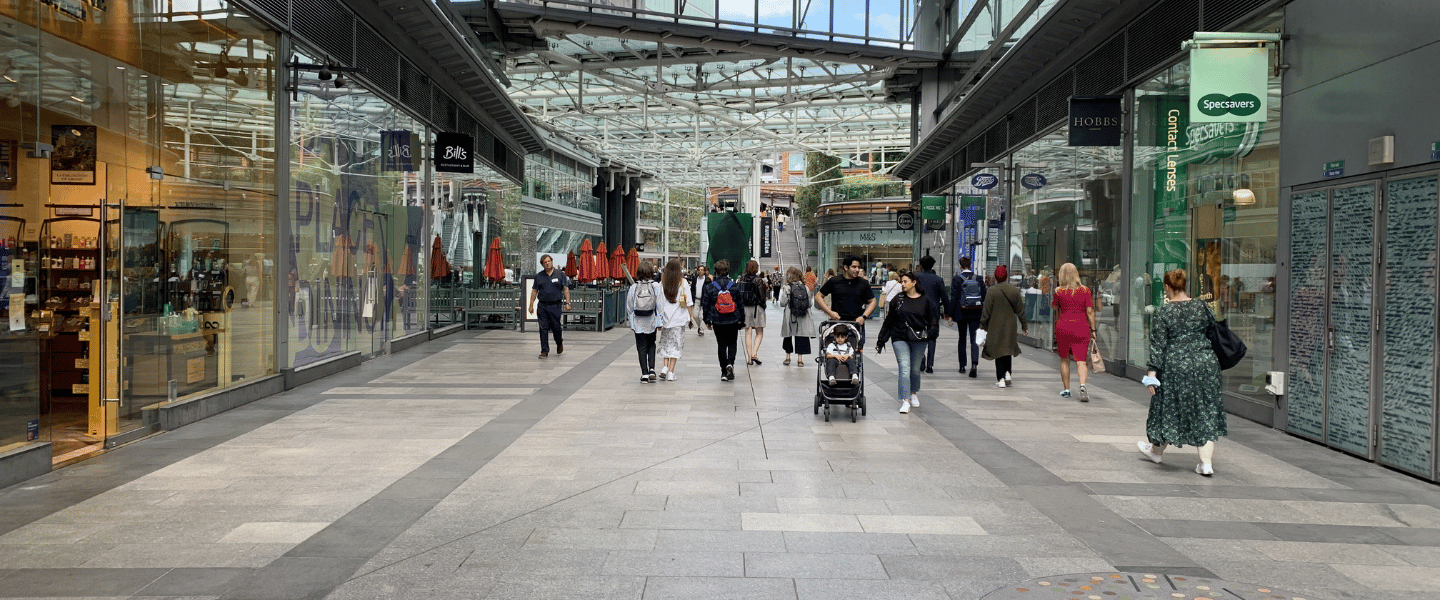 People hopping at Victoria shopping centre 