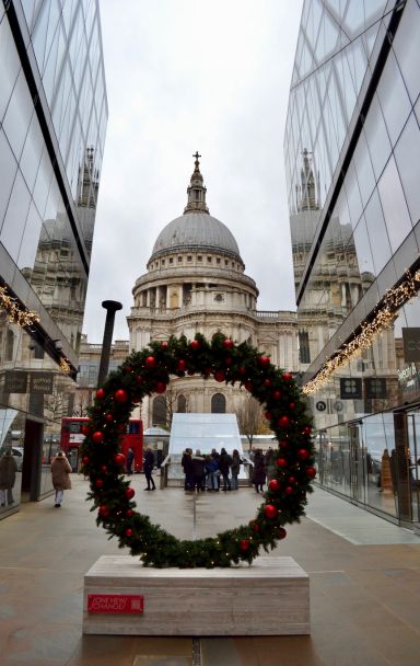 The Christmas wreath at One New Change in front of St Paul's Cathedral