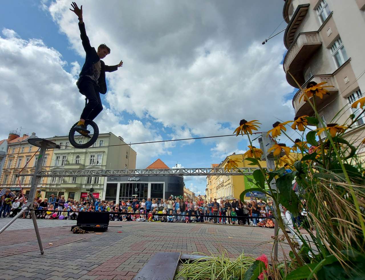 Sam Goodburn at BuskerBus Festival [Malgosia Weglarz]