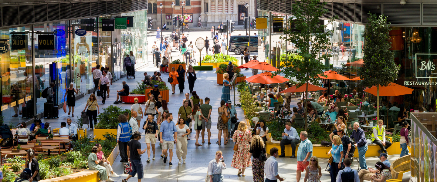 People shopping in Cardinal Place, Victoria